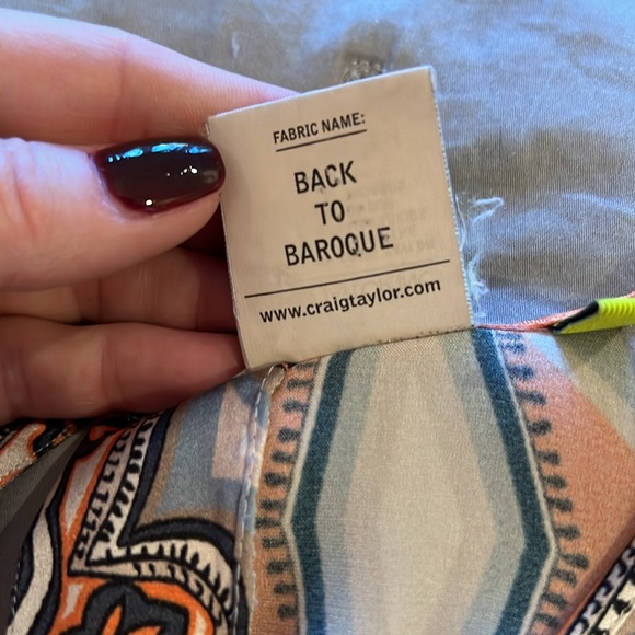 Craig Taylor 💯silk blouse. Gorgeous print in silver, blue, white. Keyhole neck - Picture 5 of 13